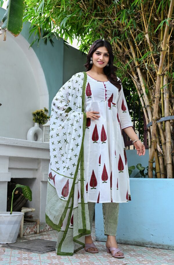 Women's White & Maroon Leaf Printed Anarkali Kurta Set with Dupatta
