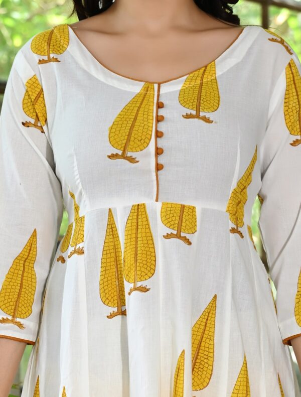 women's White & Yellow Leaf Printed Anarkali Kurta Set with Dupatta - Image 2
