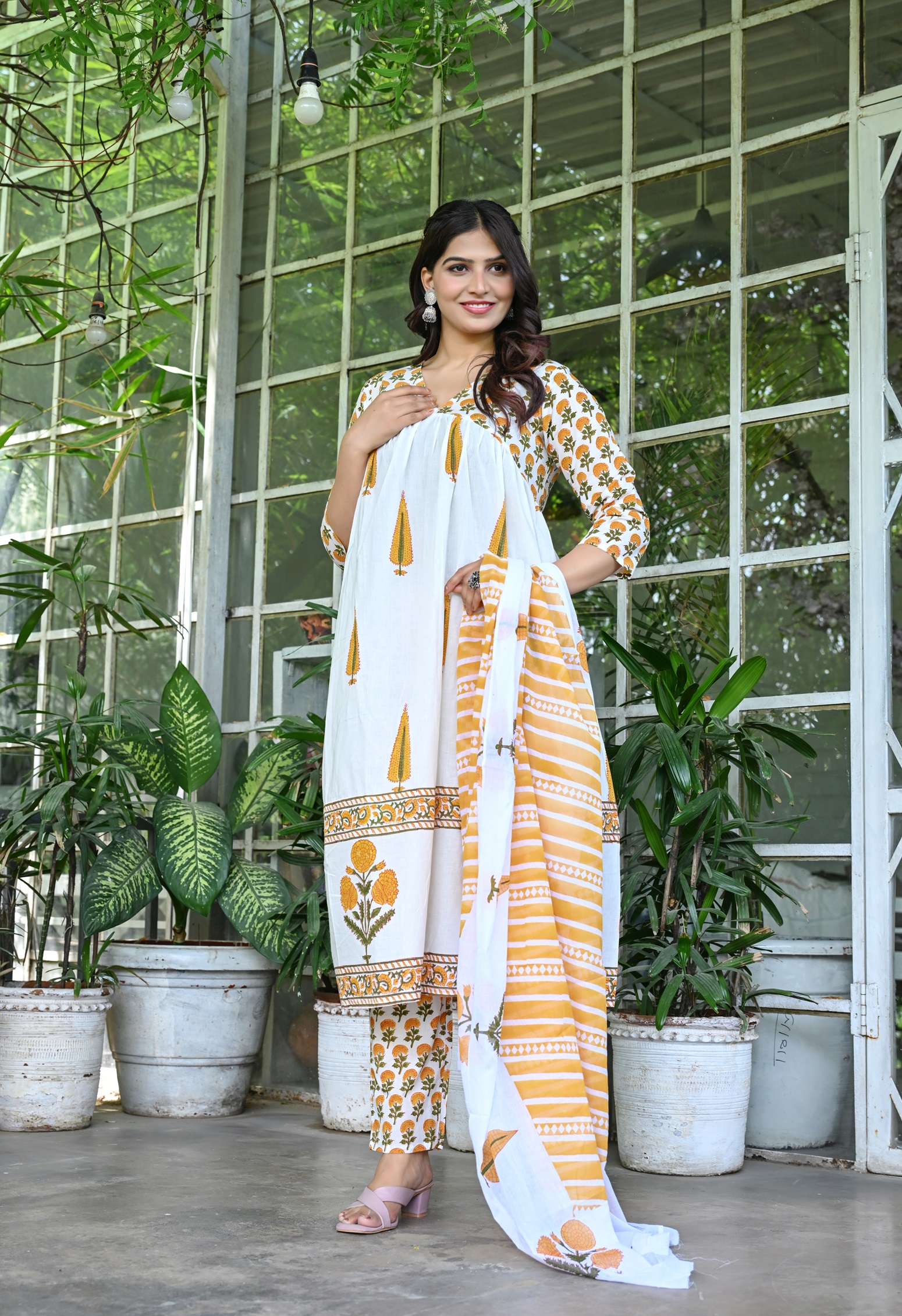 Women's White & Yellow Leaf Printed Anarkali Kurta Set with Dupatta - Image 4