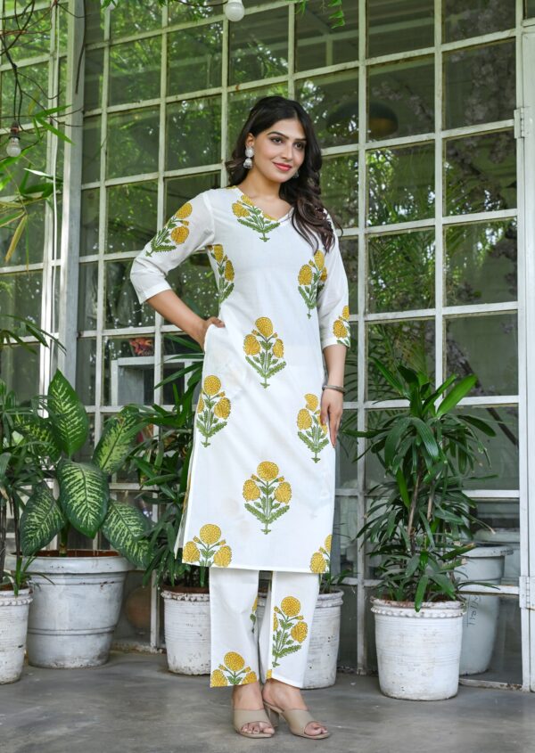 Women's White & Yellow Floral Printed Kurta Set - Image 6