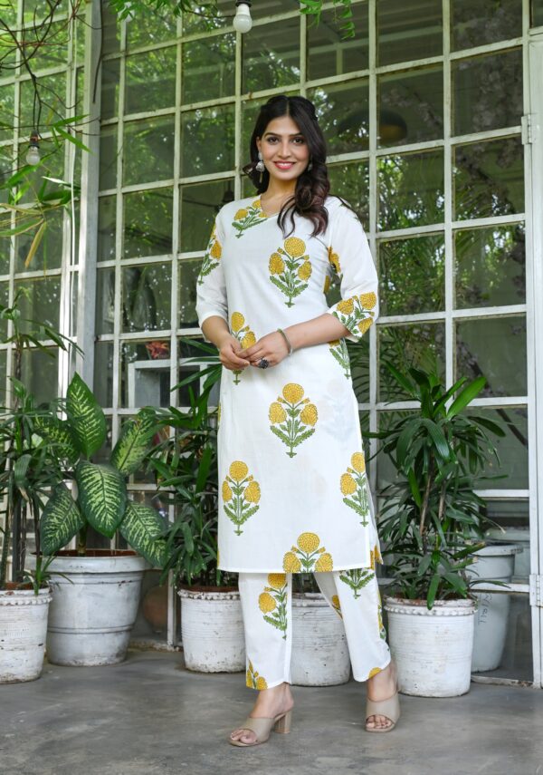 Women's White & Yellow Floral Printed Kurta Set - Image 4