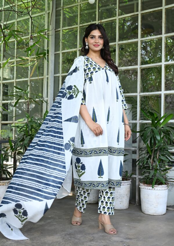 Women's Hand Block Printed Cotton Kurta Set - Image 7
