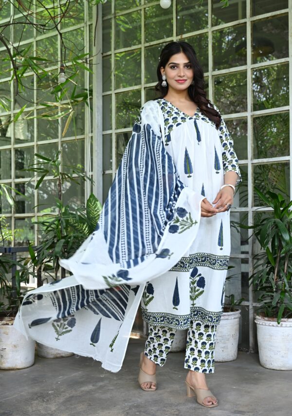 Women's Hand Block Printed Cotton Kurta Set - Image 4