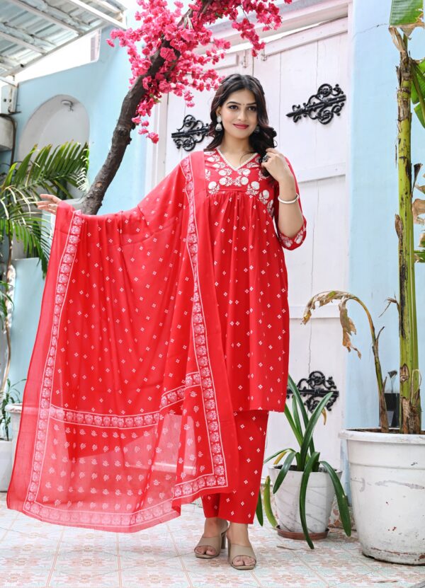 Women's Red Cotton Floral Printed Kurta Set with Embroidered Neck