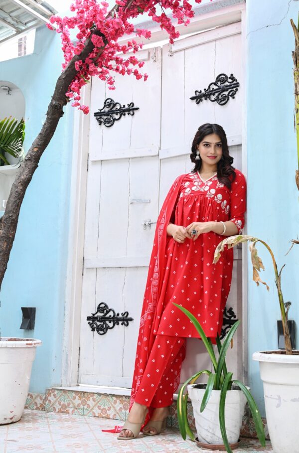Women's Red Cotton Floral Printed Kurta Set with Embroidered Neck - Image 7