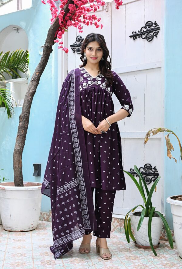 Women's Wine Cotton Floral Printed Kurta Set with Embroidery - Image 8