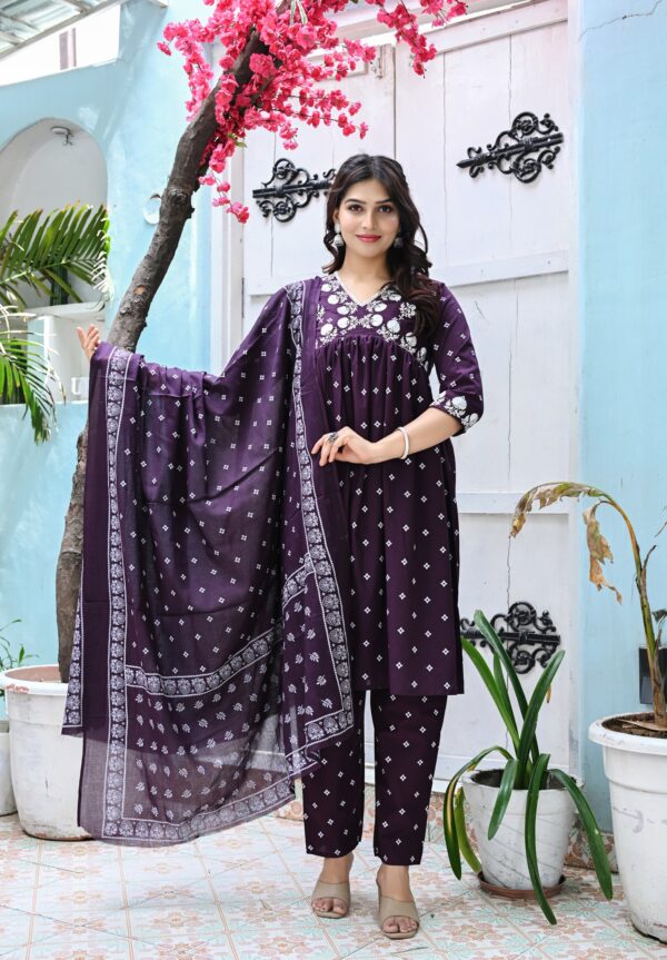 Women's Wine Cotton Floral Printed Kurta Set with Embroidery