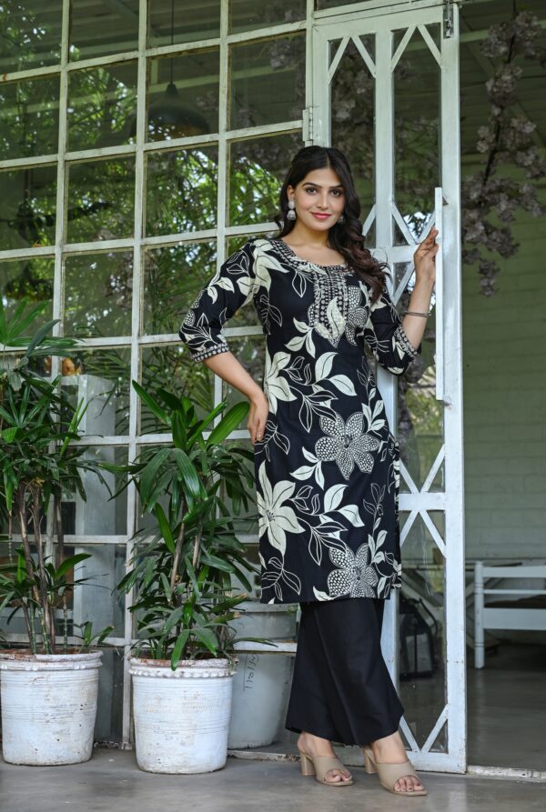 Women's Black Cotton Jaipuri Floral Print Kurta Pant Set - Image 3