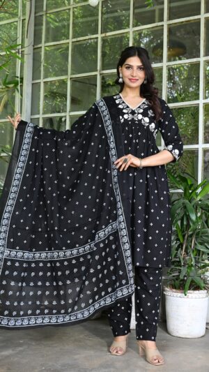 Women's Black Cotton Floral Printed Straight Kurta Set