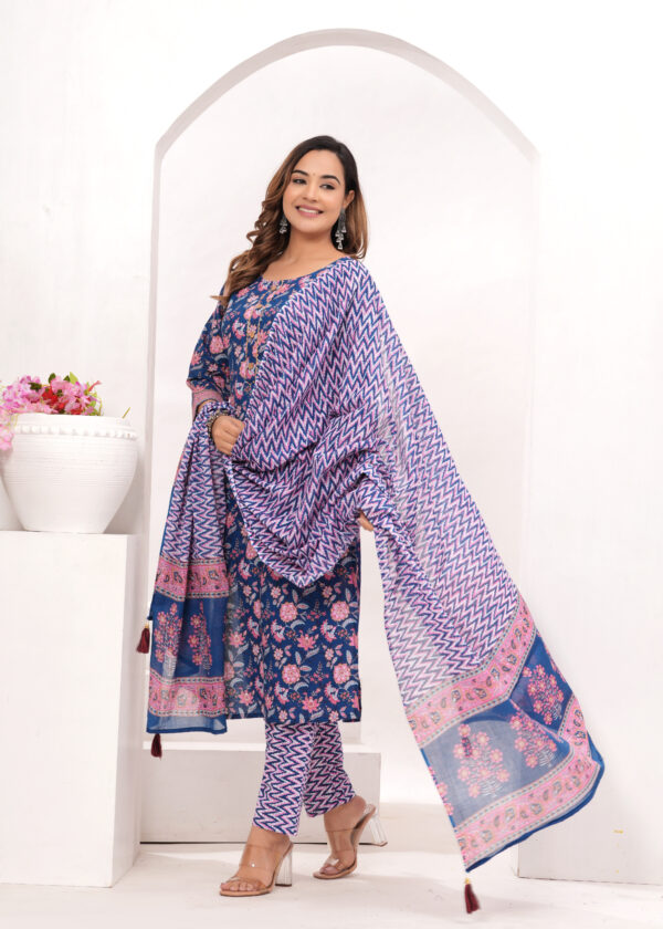Women’s Navy Blue Jaipur Hand Block Printed Cotton Kurta Set with Dupatta - Image 4