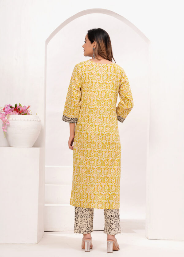 Women Ethnic Motifs Printed Regular Kurta with Trousers & With Dupatta - Image 8