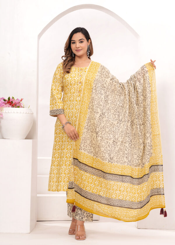 Women Ethnic Motifs Printed Regular Kurta with Trousers & With Dupatta