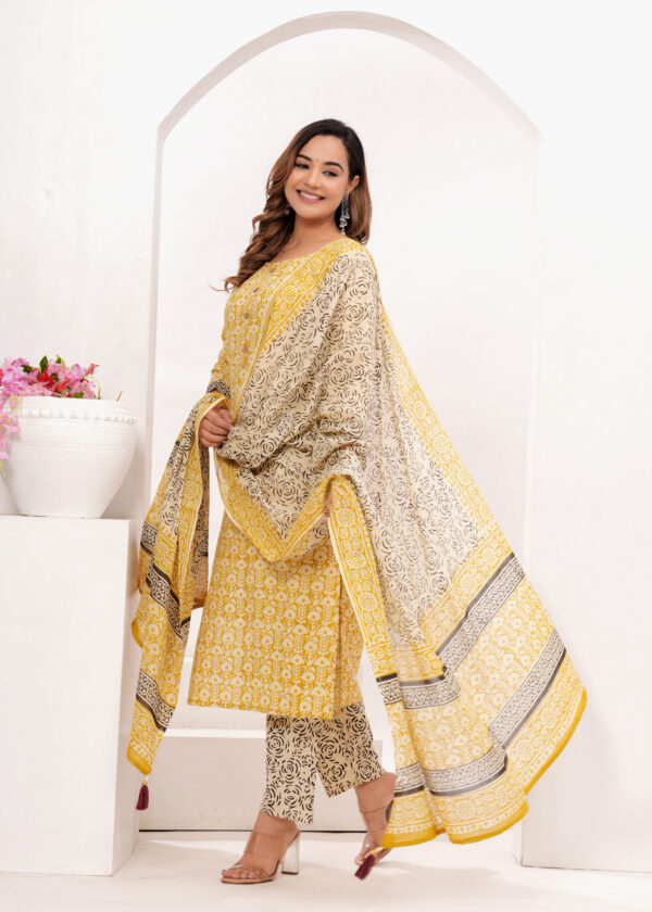 Women Ethnic Motifs Printed Regular Kurta with Trousers & With Dupatta - Image 5