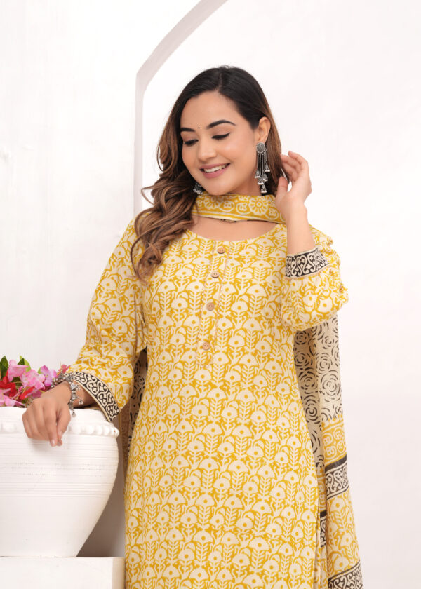 Women Ethnic Motifs Printed Regular Kurta with Trousers & With Dupatta - Image 3
