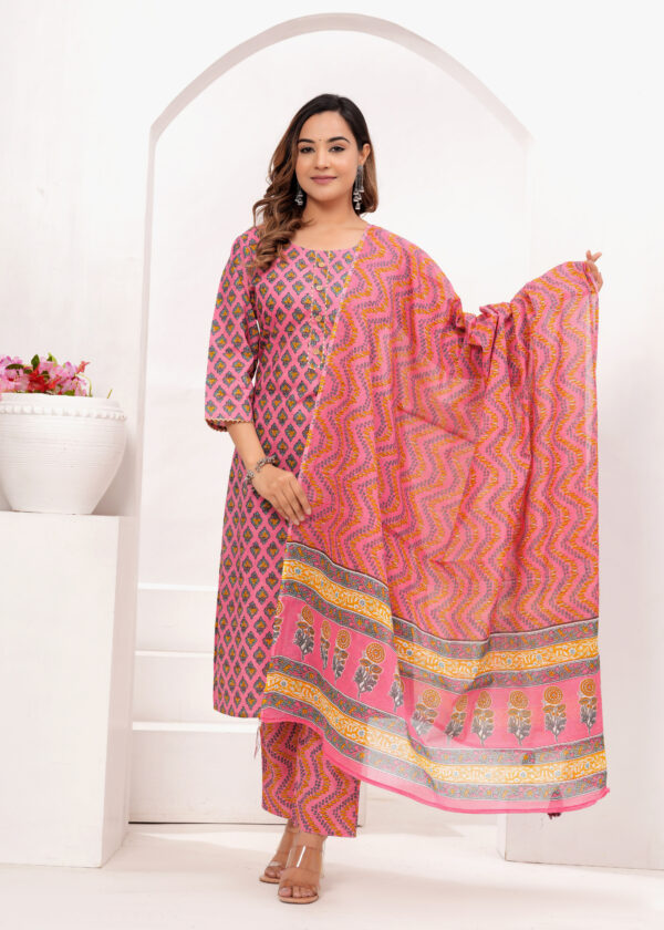 Women Ethnic Motifs Printed Regular Kurta with Trousers & With Dupatta