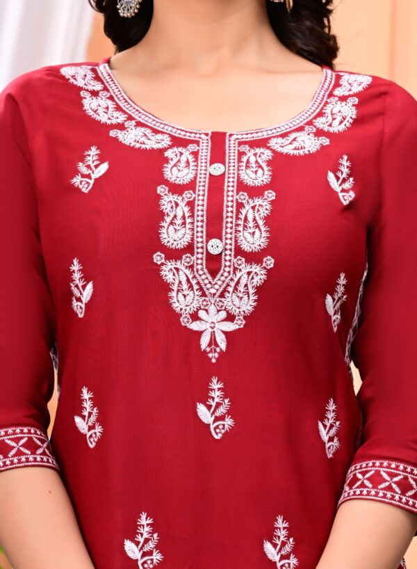 Women Maroon White Embroidered Pure Cotton Kurta Set - Image 2