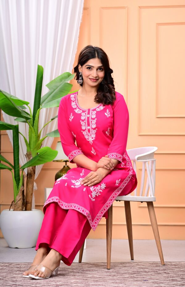 Women Pink White Embroidered Pure Cotton Kurta Set - Image 7