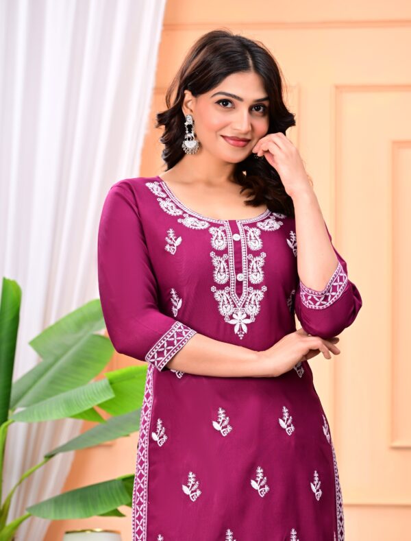 Women Purple White Embroidered Pure Cotton Kurta Set - Image 4
