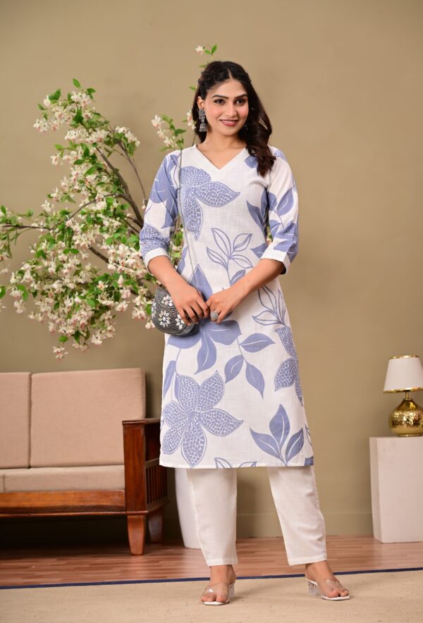 Blue Floral Printed V-Neck Thread Work Pure Cotton Kurta With Trousers - Image 3