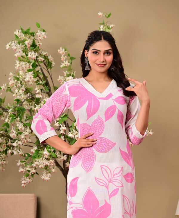 Pink Floral Printed V-Neck Thread Work Pure Cotton Kurta With Trousers - Image 4