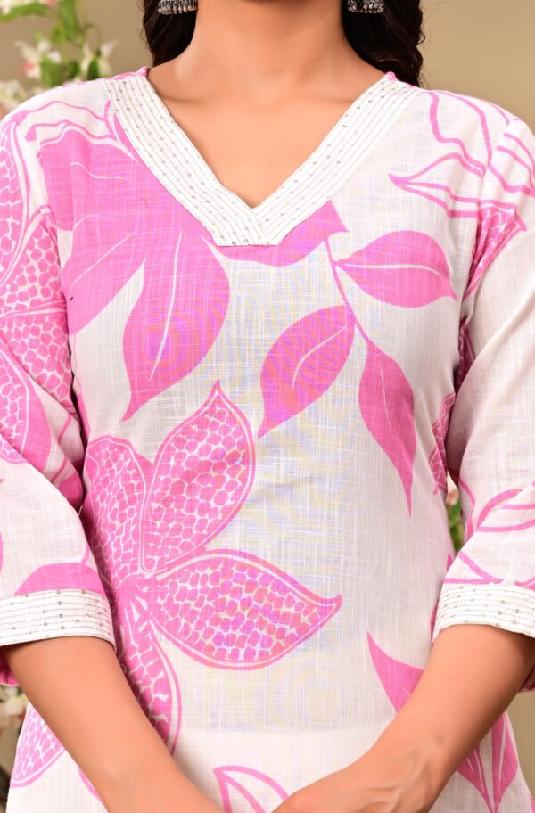 Pink Floral Printed V-Neck Thread Work Pure Cotton Kurta With Trousers - Image 5